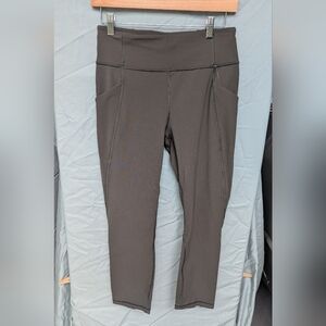 Lululemon Dark Green Cropped Length Leggings Size 8